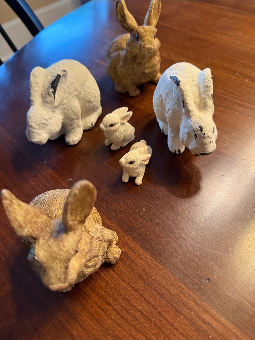 Decorative Small Rabbits Figurine Set – White and Brown 6